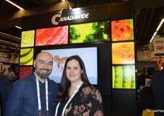 Nick Kouimanis of Canadawide also grabbed a picture opportunity, together with Jessica Dubé.